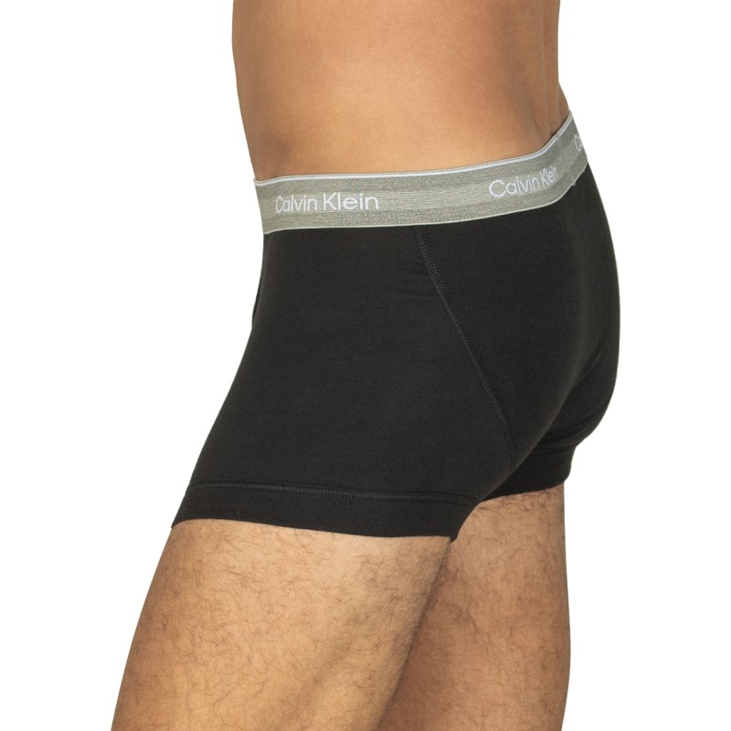 Calvin_Klein_3-er_Set_Trunks_Schwarz_mit_anbegesetztem_Webbund