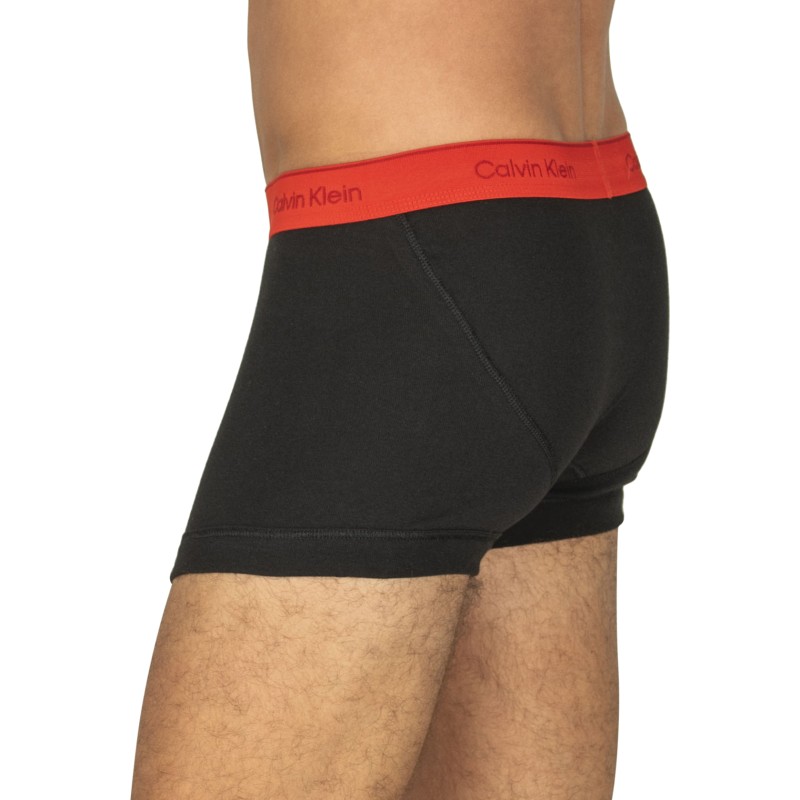 Calvin_Klein_3-er_Set_Trunks_Schwarz_mit_anbegesetztem_Webbund